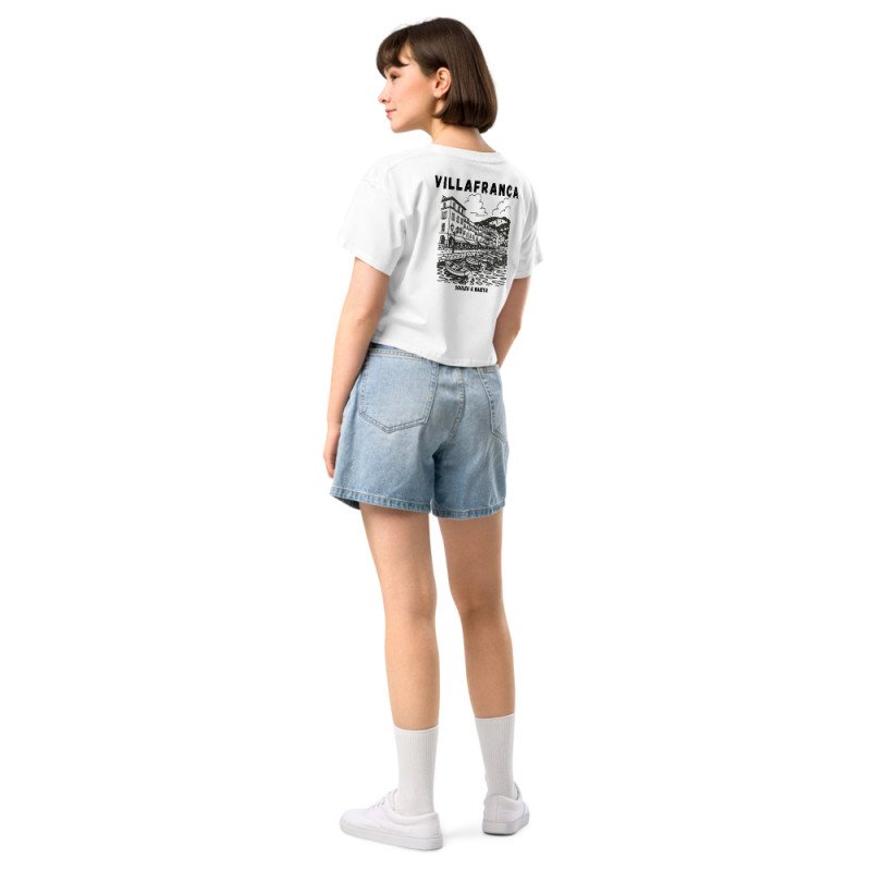 Crop top “Villafranca” – Illustration de la baie de Villefranche-sur-Mer Crop top “Villafranca” – Illustration de la baie de Villefranche-sur-Mer